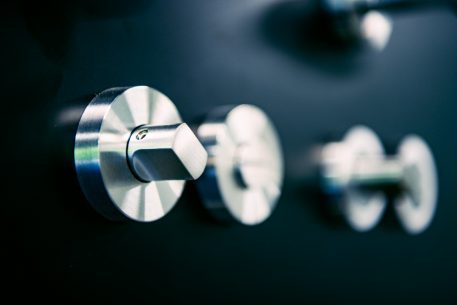 Deur open of dicht deurbeslag