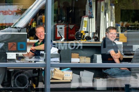 thumb-Collega's binnen lachen