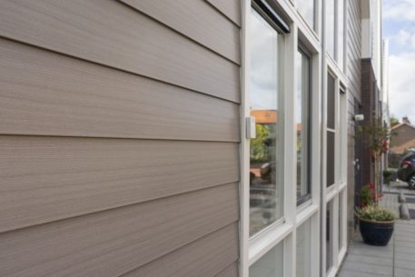 kunststof gevelbekleding houtlook kleur