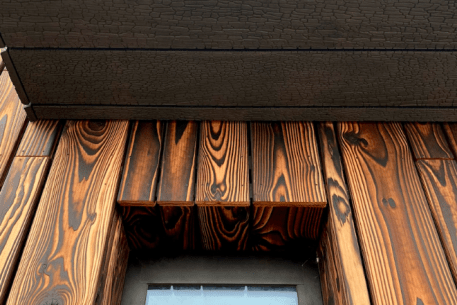 burned wood 2 soorten hout op huis
