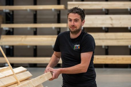 Groene KOMBI medewerker duurzame isolatiematerialen